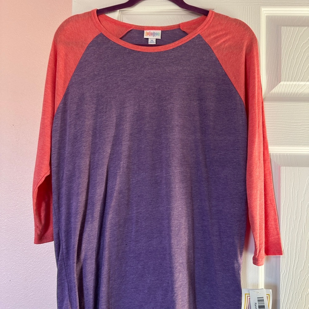 BNWT LuLaRoe Randy tee